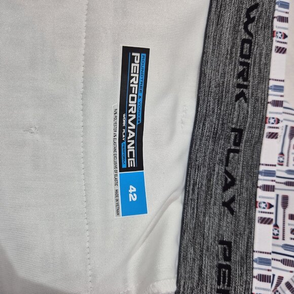 Round tree & Yorke Men's Shorts Size 42 Performance Flat Front Bright White (54 - Picture 7 of 10